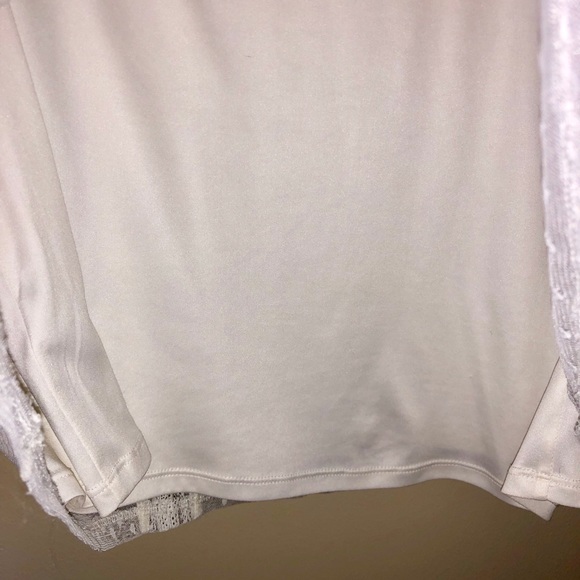 Express Lace Mock Neck Top - Picture 3 of 6